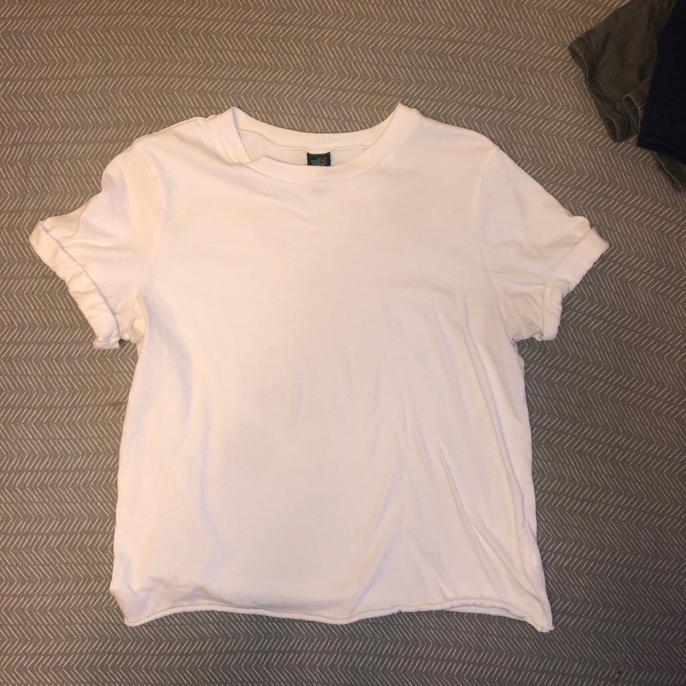 Plain white tee shirt